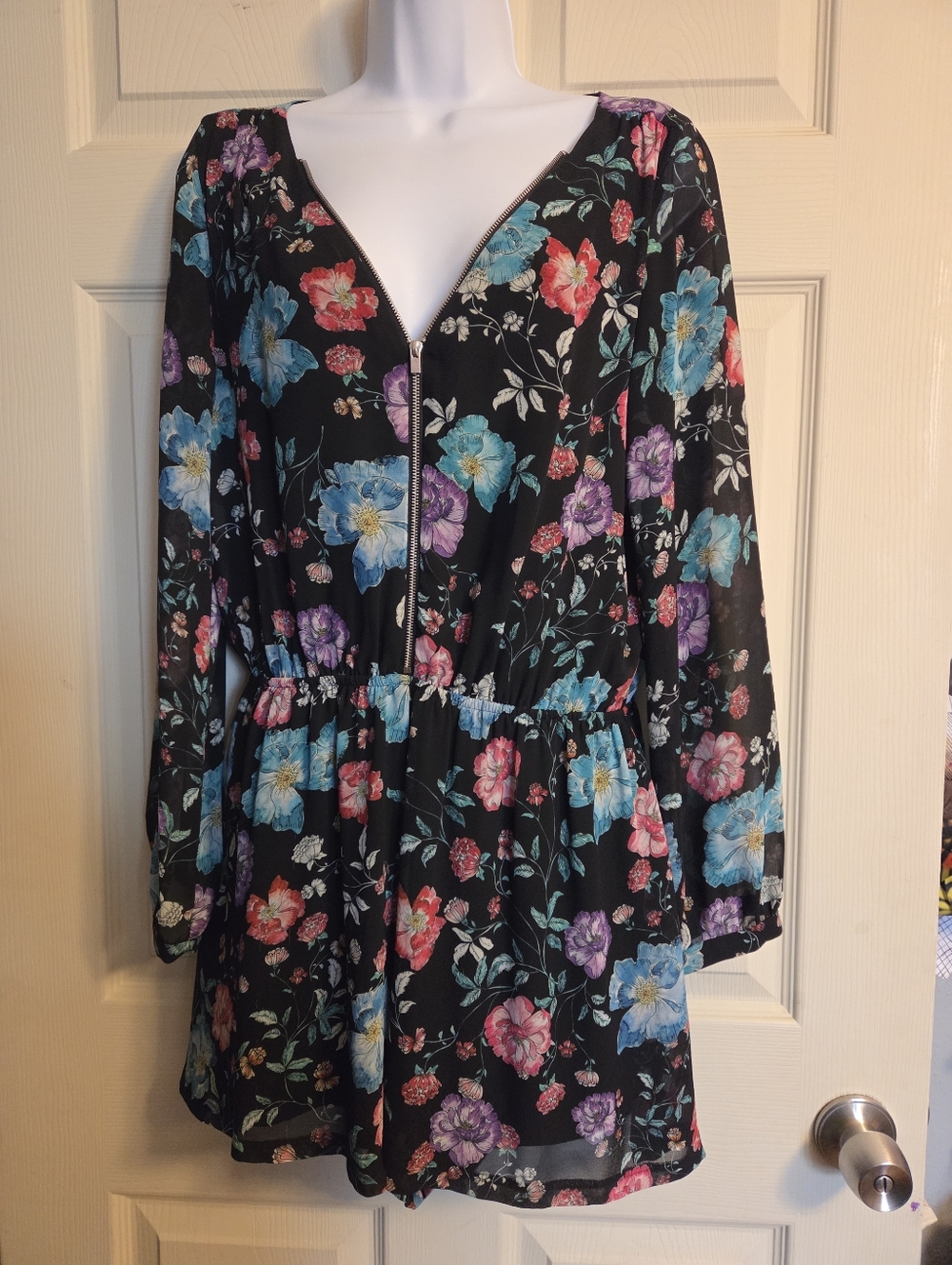 Express Black Floral Zip-Front Romper with Long Sleeves Medium